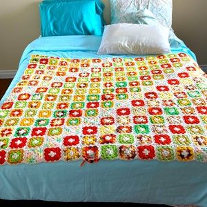 Beautiful vintage floral throw blanket